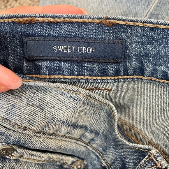 Lucky Brand Sweet Crop Denim Jeans - Picture 4 of 9